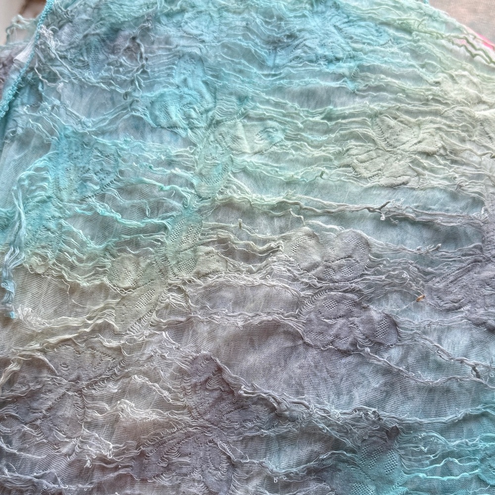 Elegant Multicolor Textured Scarf - Picture 3 of 4